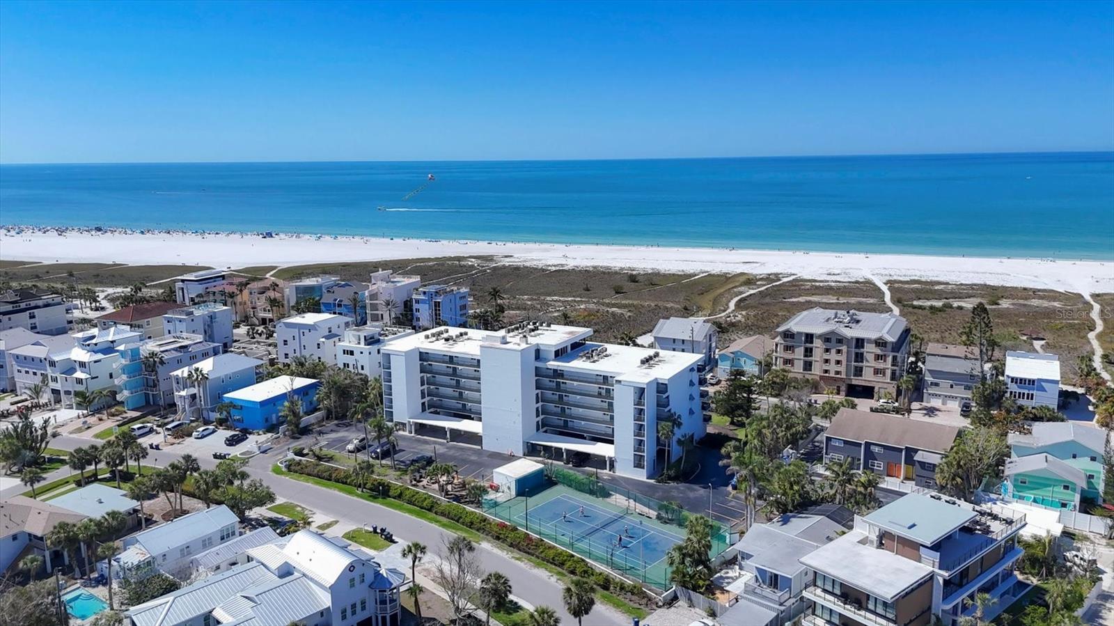 Image 37 of 70 For 625 Beach Road 207