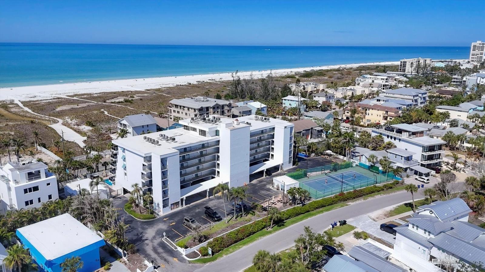 Image 38 of 70 For 625 Beach Road 207