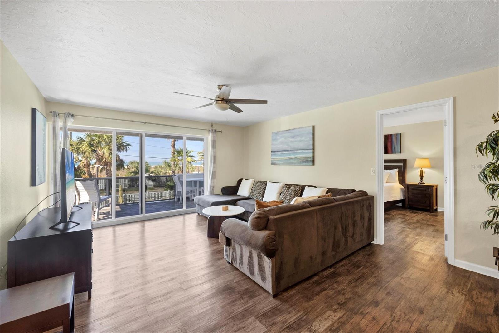 Image 4 of 70 For 625 Beach Road 207