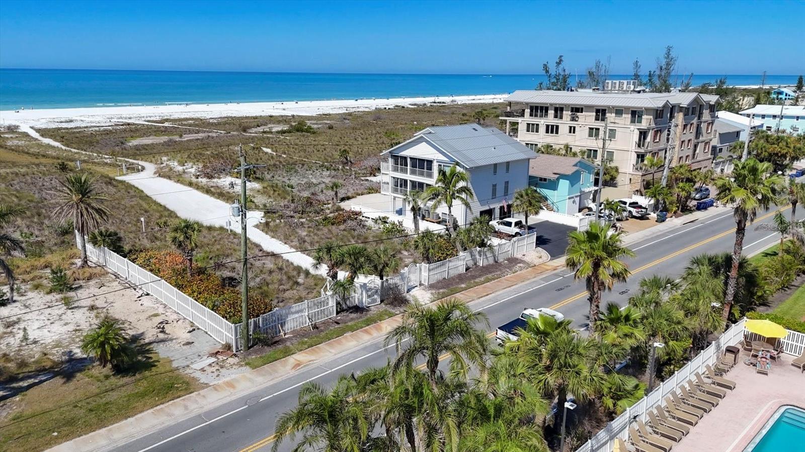 Image 53 of 70 For 625 Beach Road 207