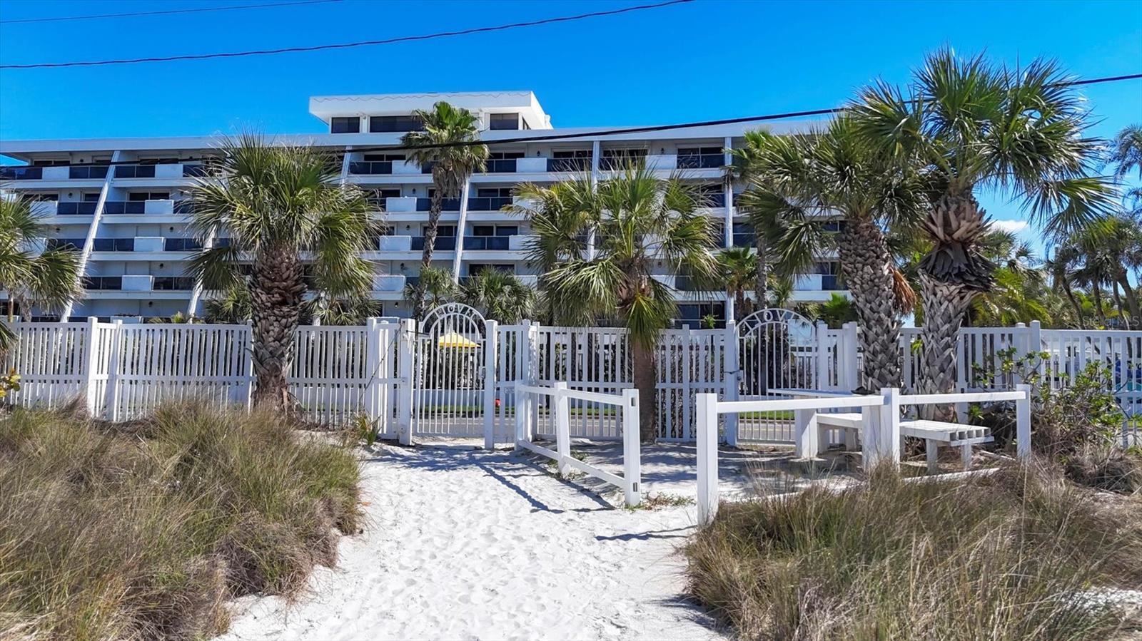 Image 54 of 70 For 625 Beach Road 207