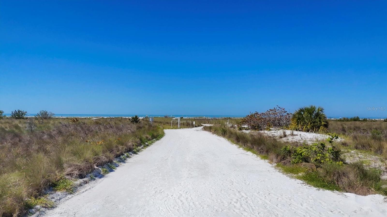 Image 57 of 70 For 625 Beach Road 207