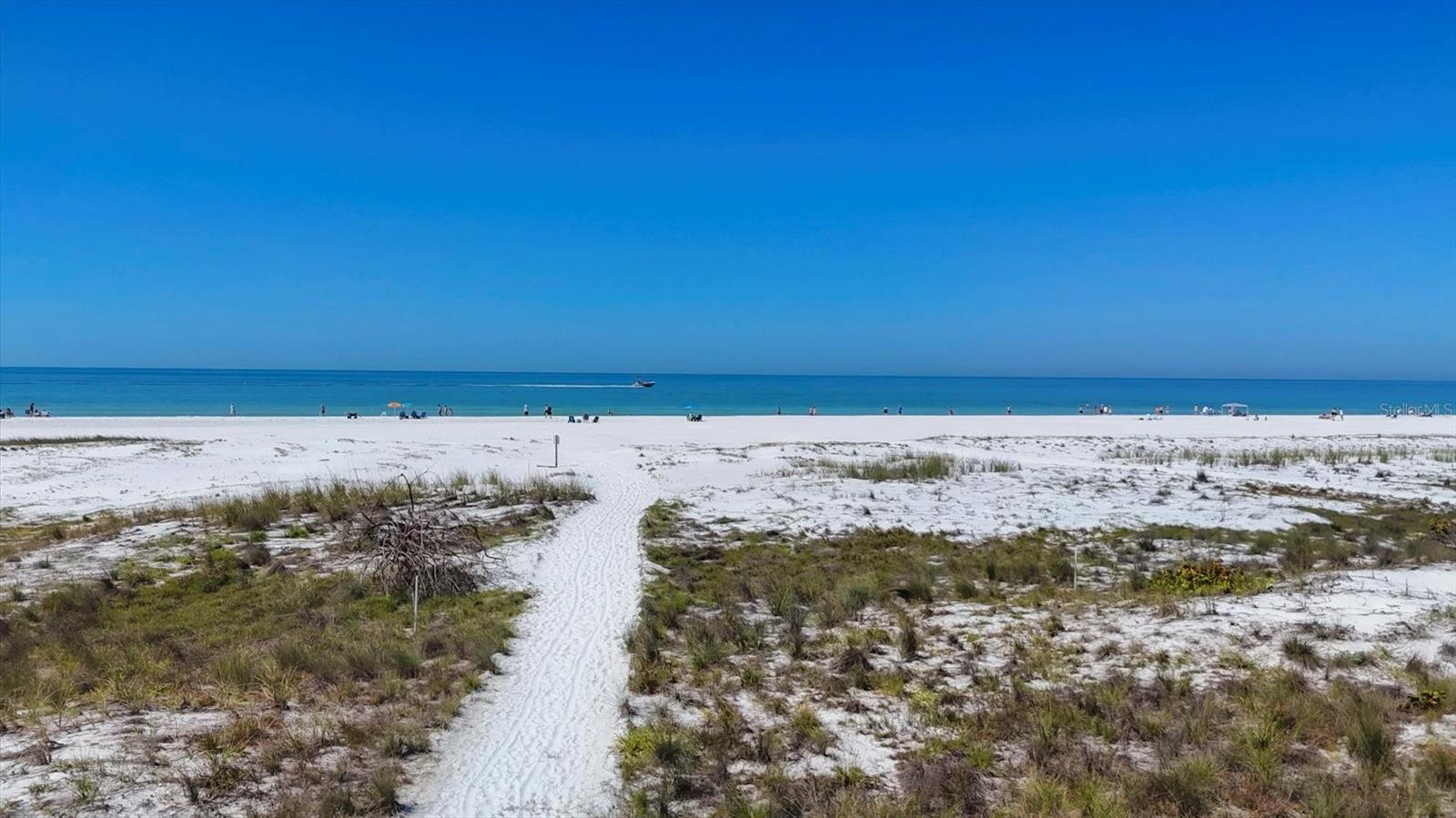 Image 61 of 70 For 625 Beach Road 207