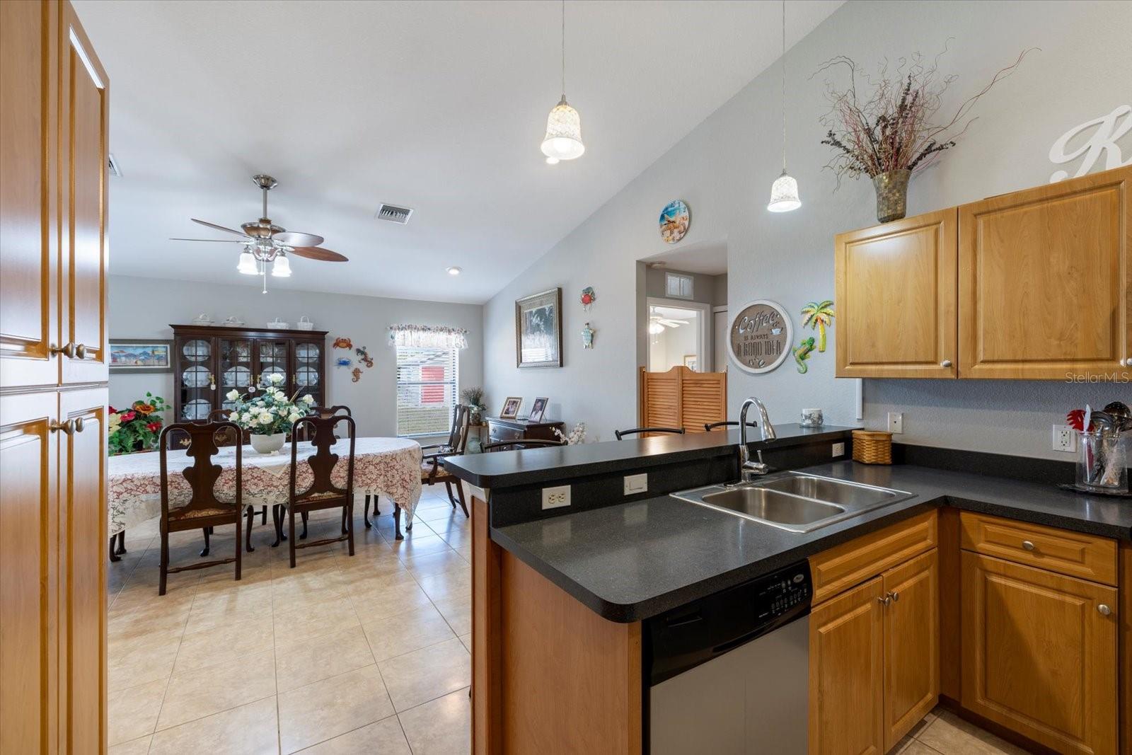 Image 18 of 39 For 7145 Mamouth Street