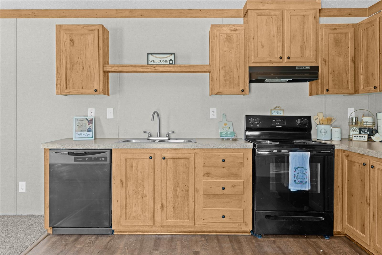 Image 21 of 40 For 8414 Sweden Boulevard