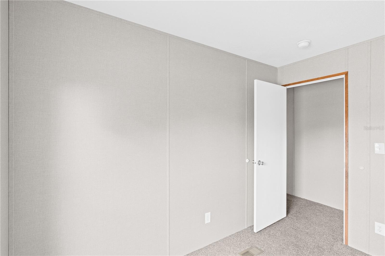 Image 23 of 40 For 8414 Sweden Boulevard