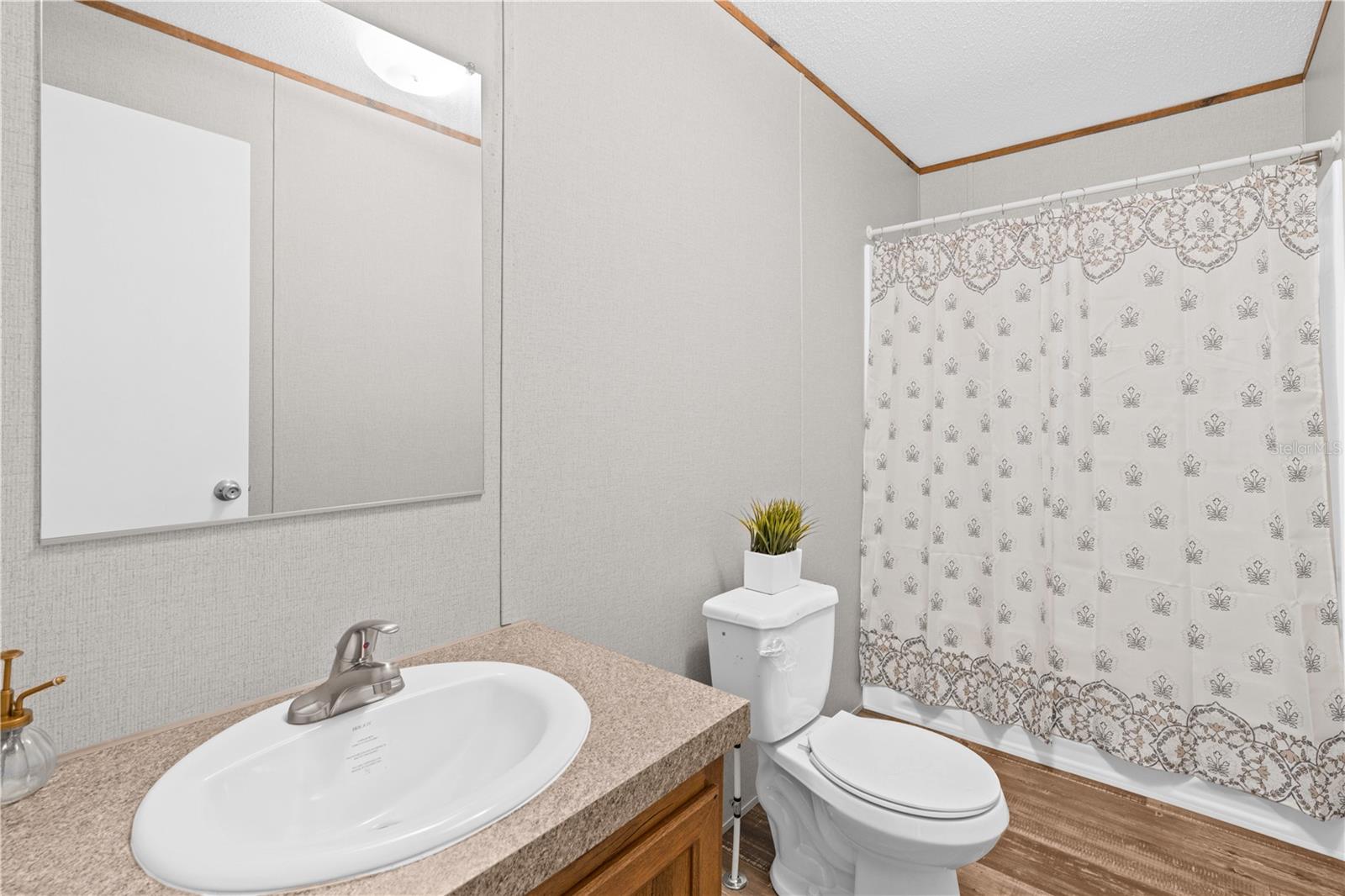 Image 24 of 40 For 8414 Sweden Boulevard