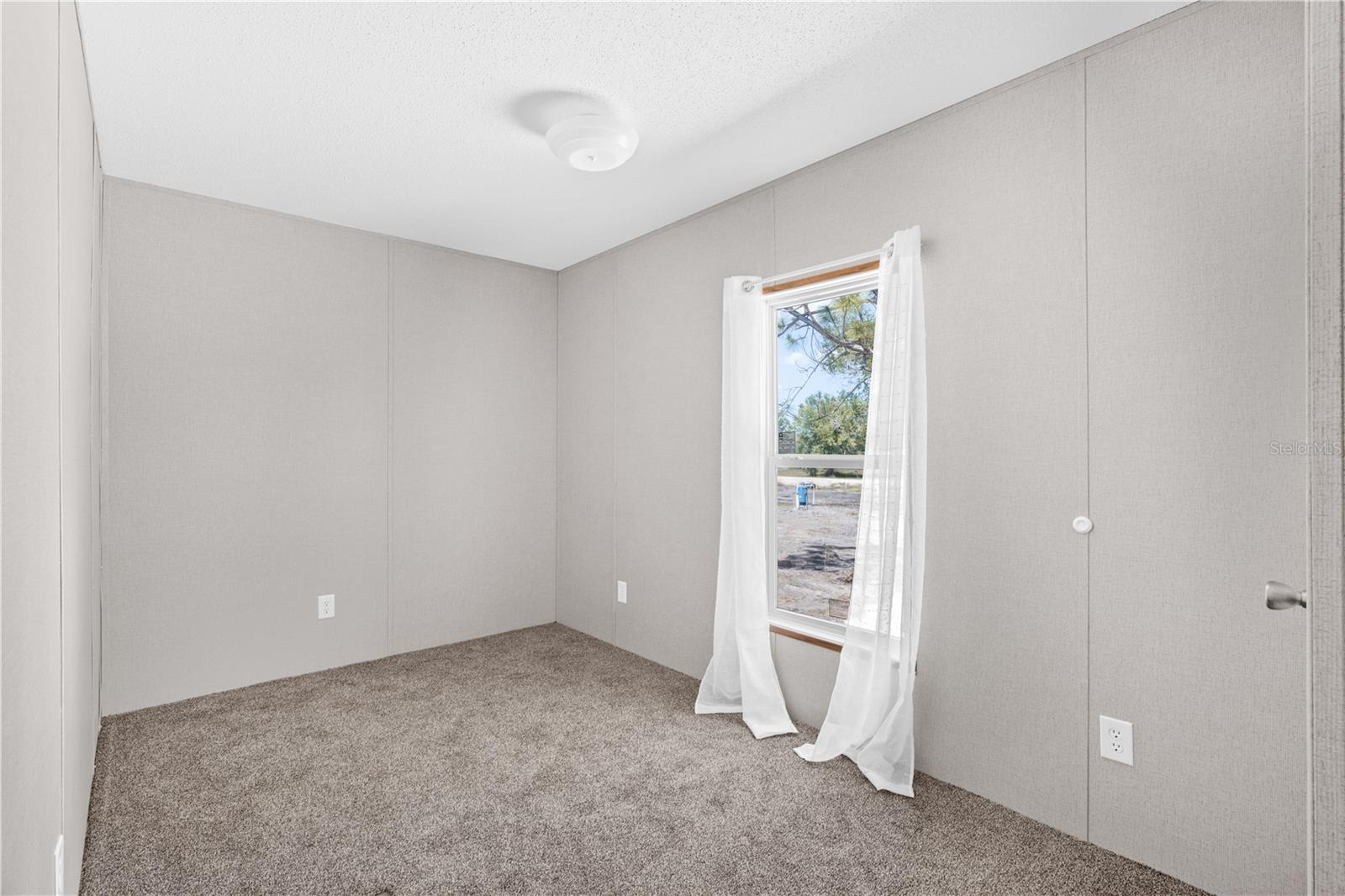Image 25 of 40 For 8414 Sweden Boulevard