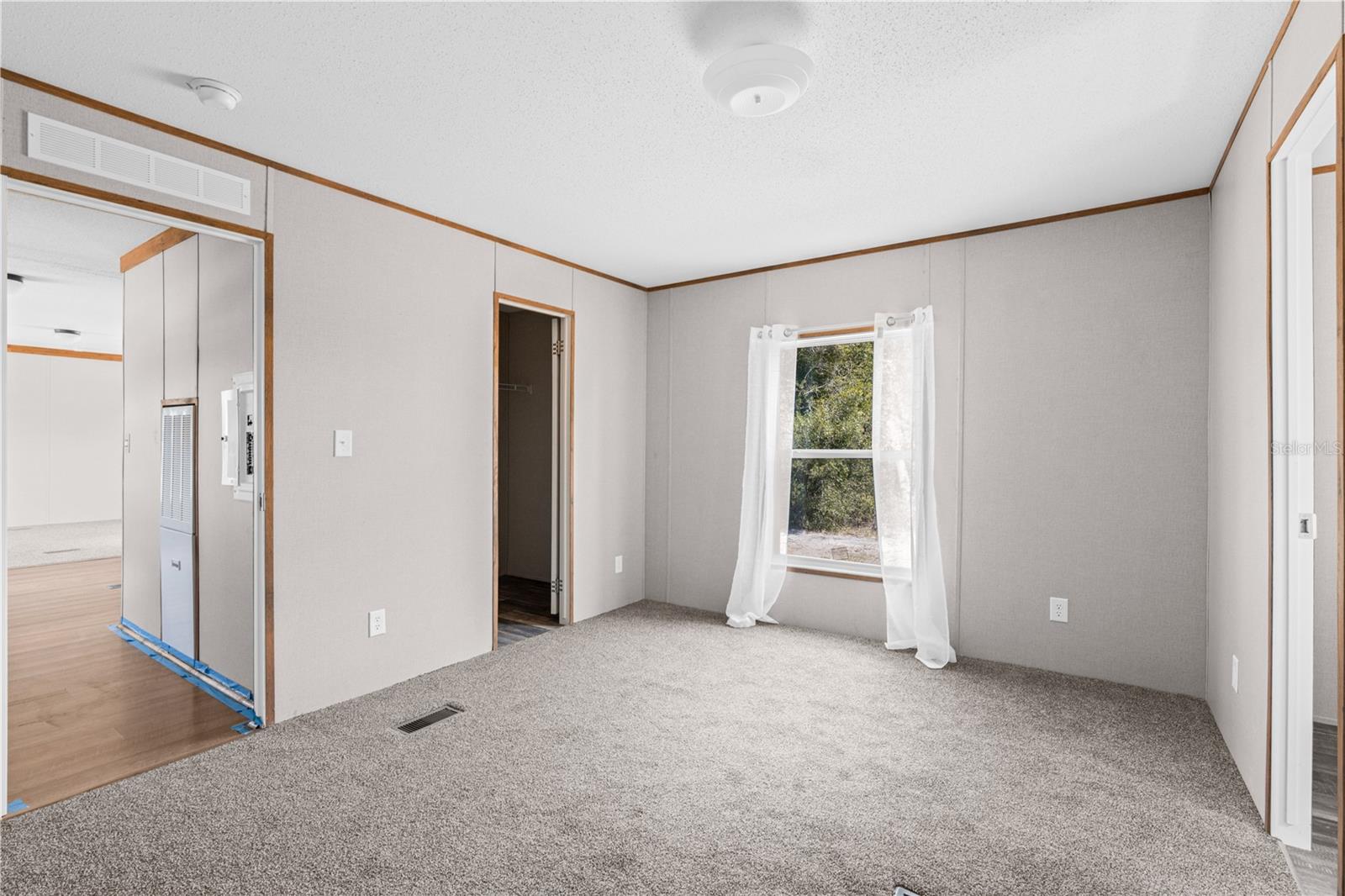 Image 28 of 40 For 8414 Sweden Boulevard