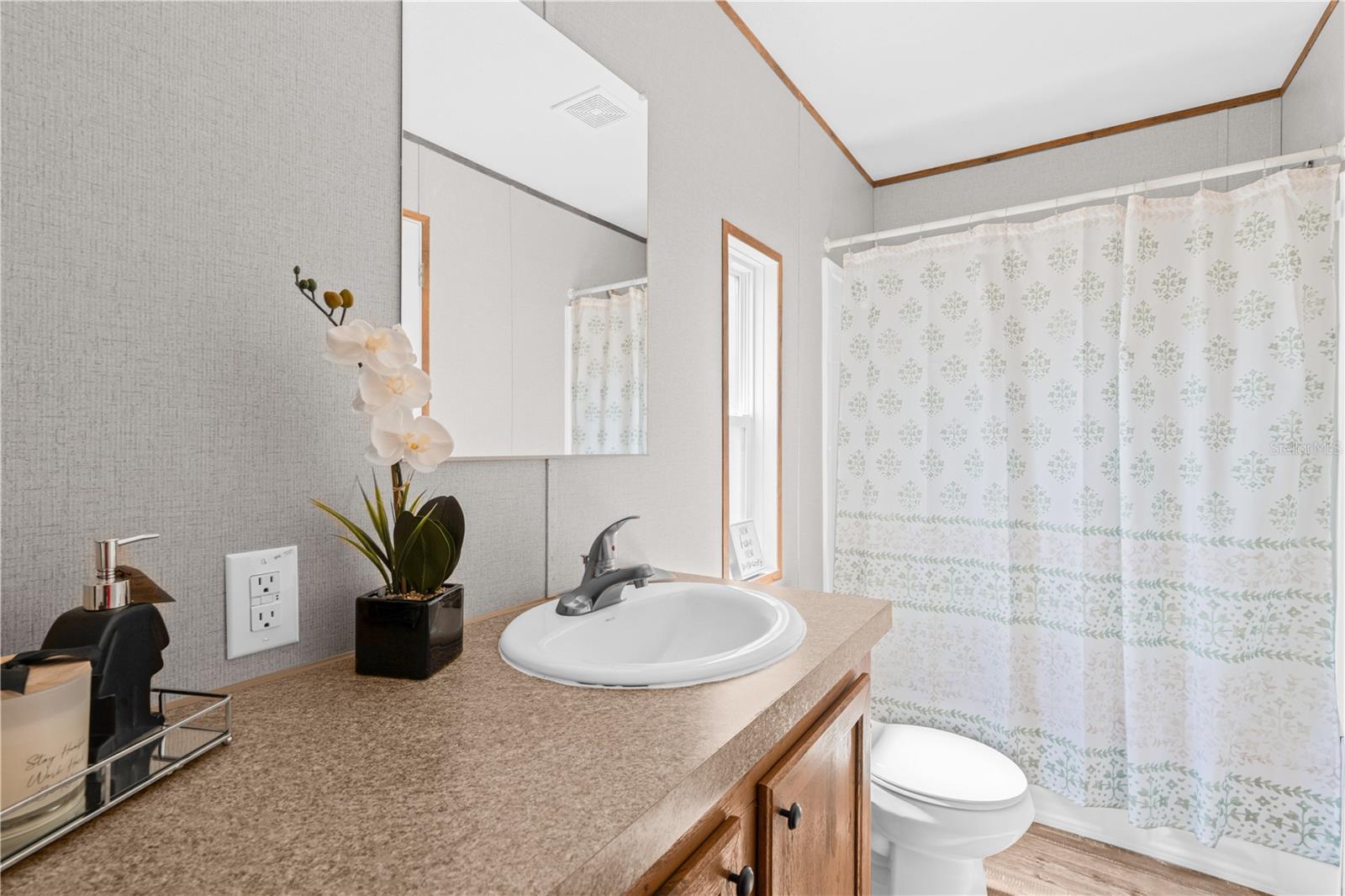 Image 30 of 40 For 8414 Sweden Boulevard