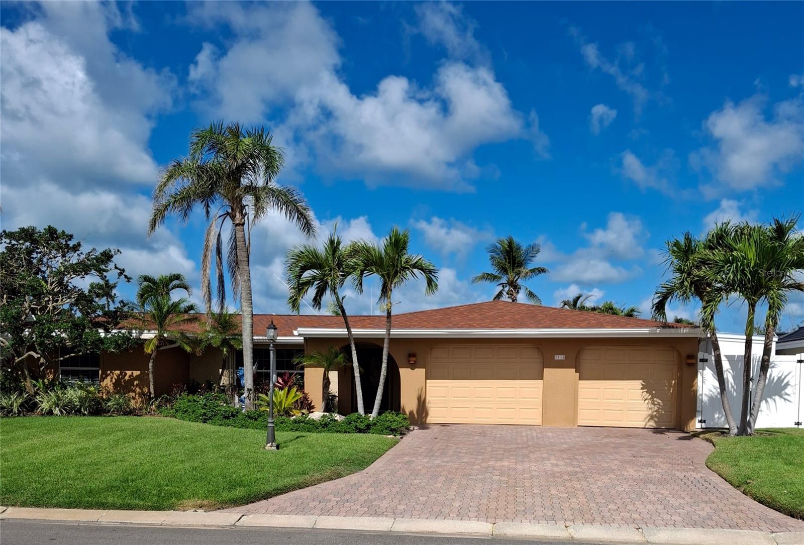 Details for 3716 Coconut Terrace, BRADENTON, FL 34210