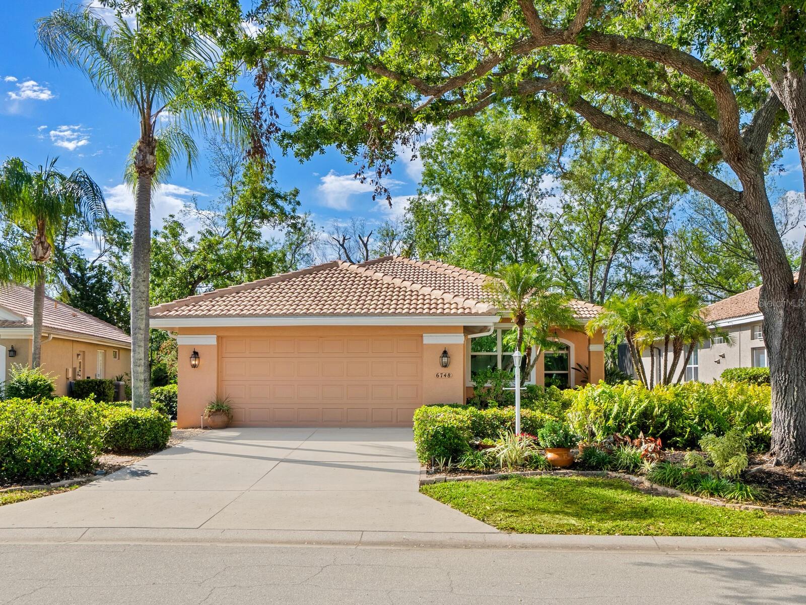 Image 2 of 38 For 6748 Hickory Hammock Circle