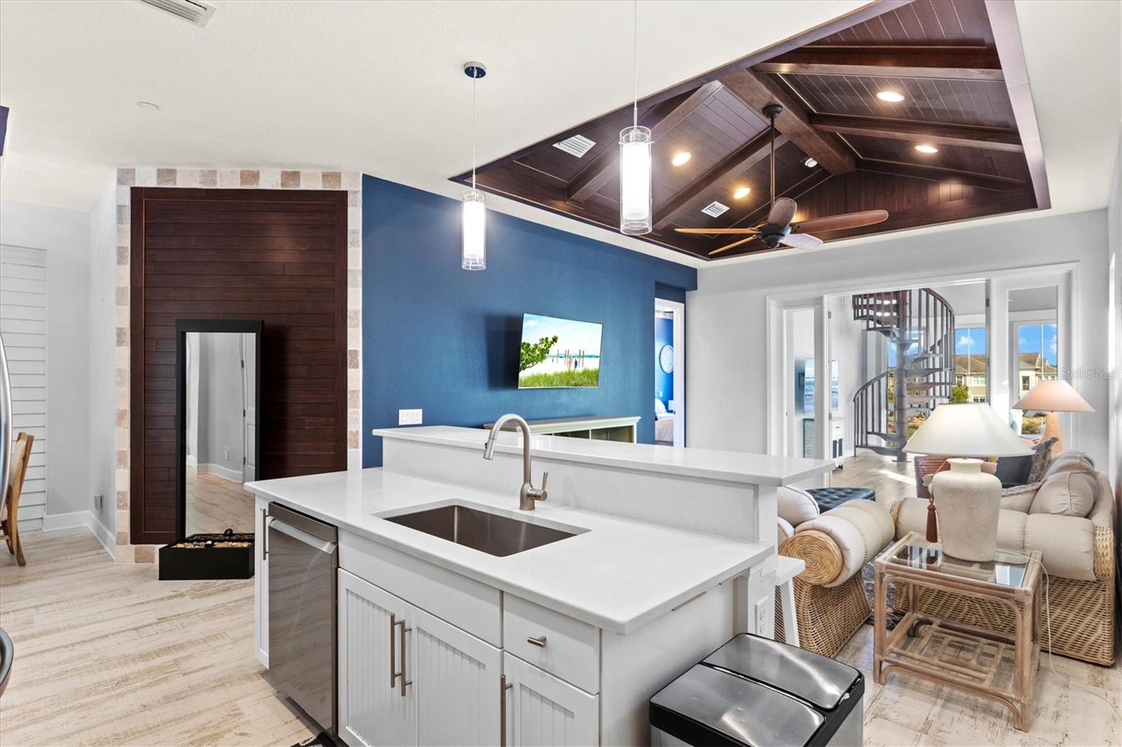 Listing photo id 11 for 319 Compass Point Drive 201