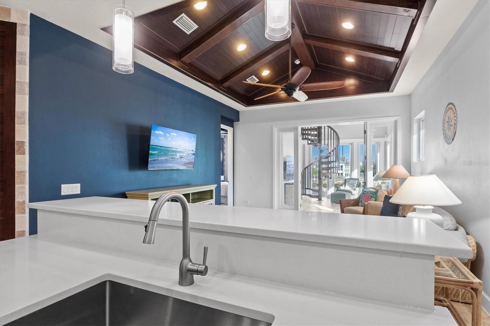 Listing photo id 12 for 319 Compass Point Drive 201