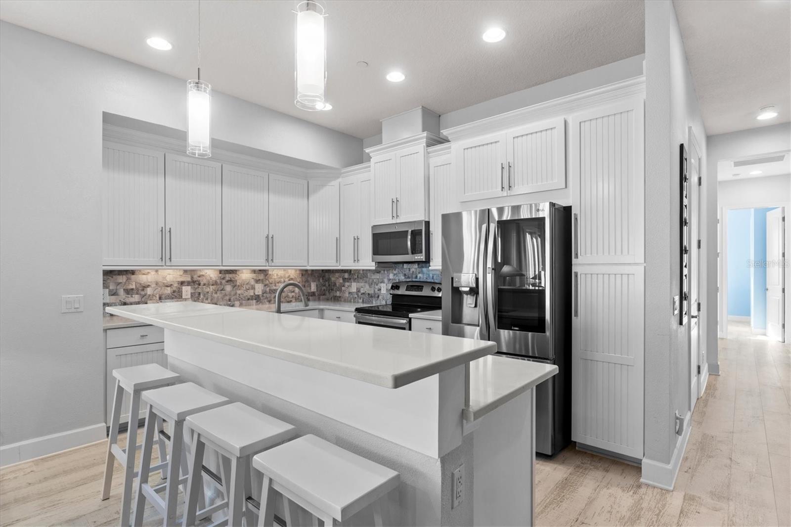 Listing photo id 13 for 319 Compass Point Drive 201
