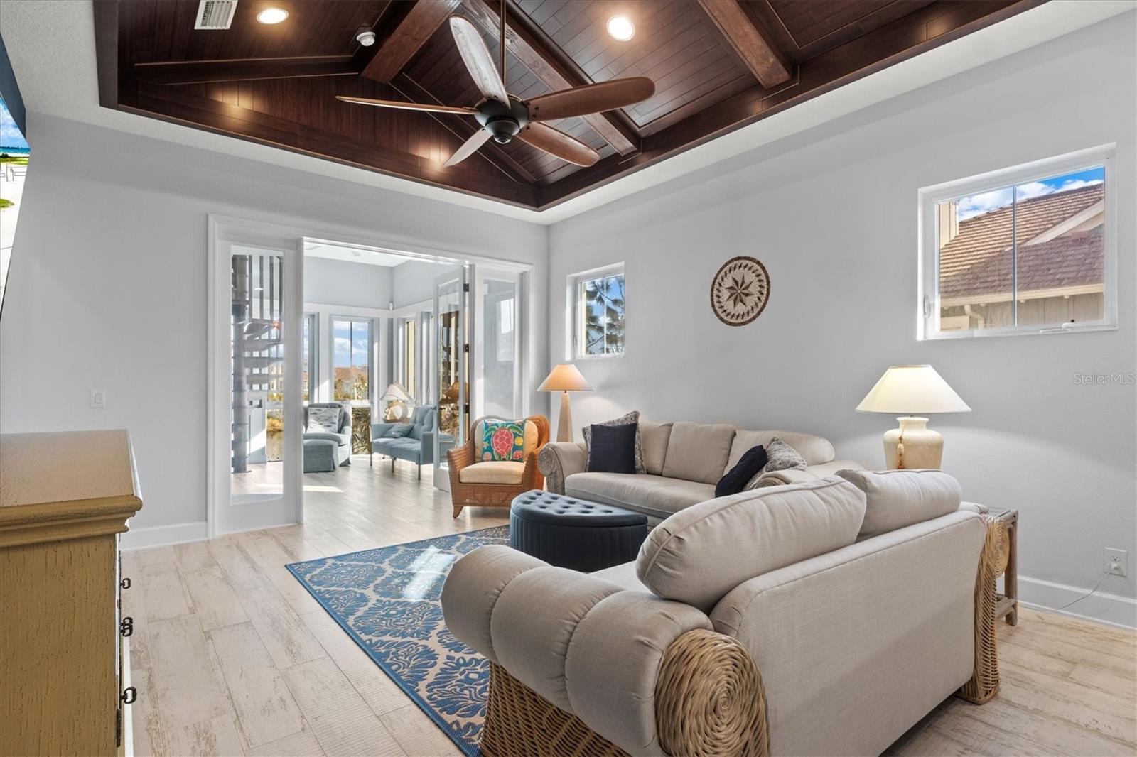 Listing photo id 15 for 319 Compass Point Drive 201