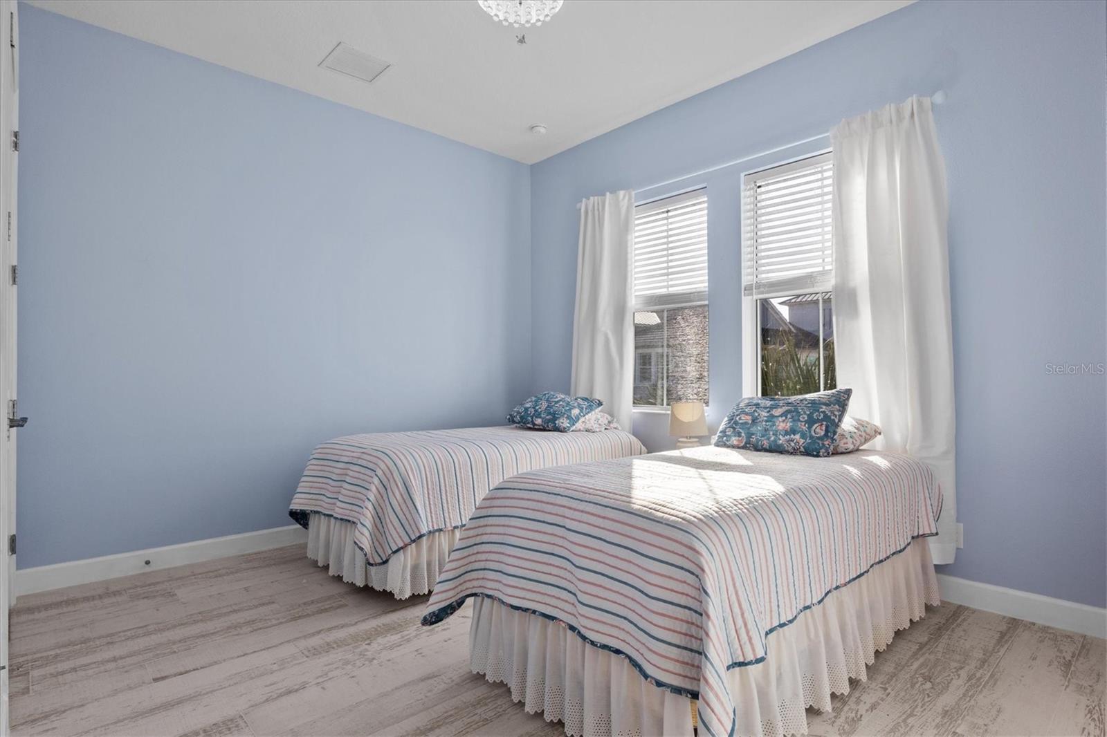 Listing photo id 40 for 319 Compass Point Drive 201