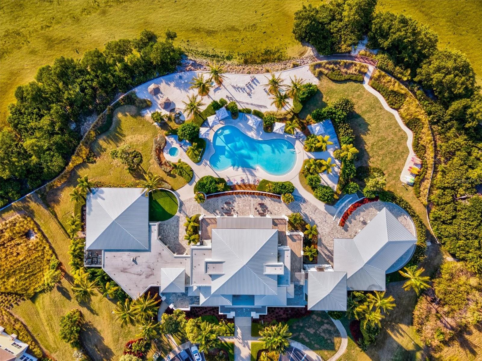 Listing photo id 48 for 319 Compass Point Drive 201