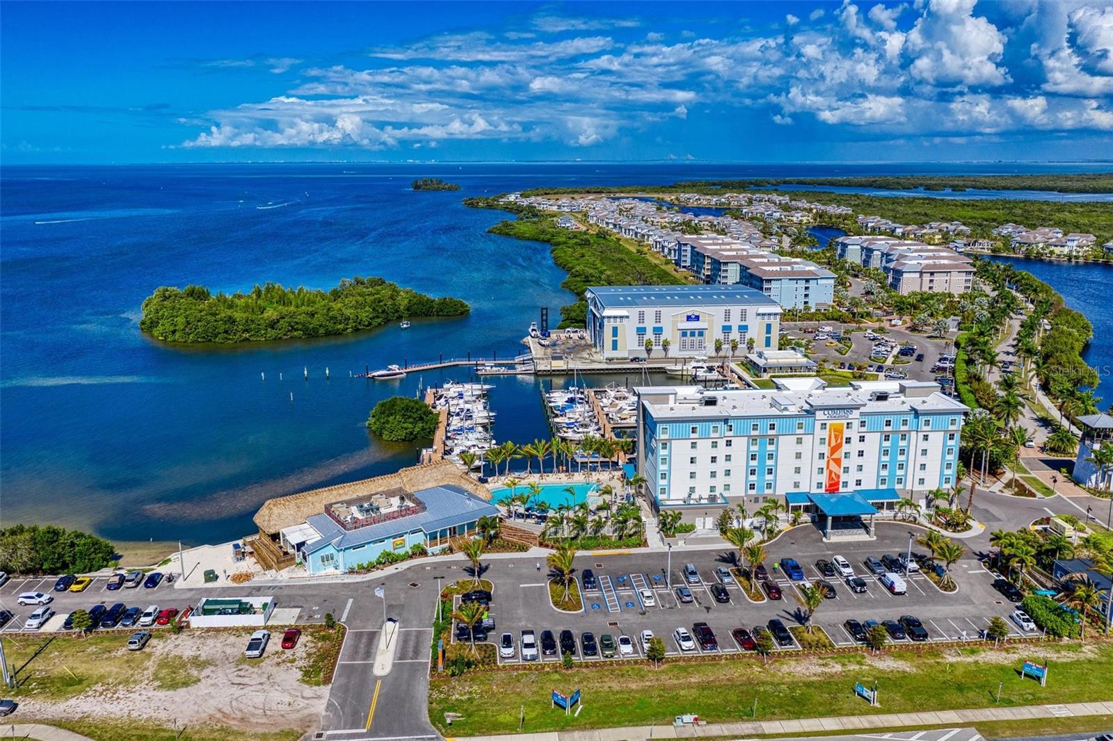 Listing photo id 94 for 319 Compass Point Drive 201