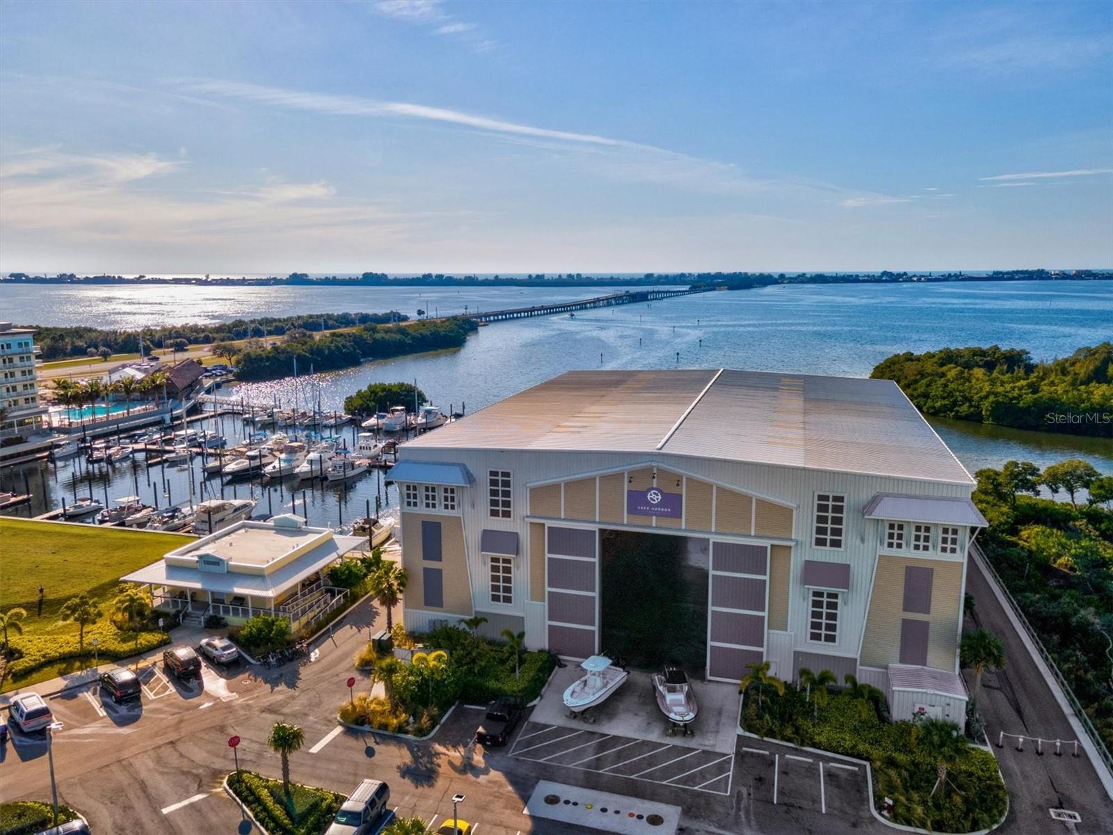 Listing photo id 95 for 319 Compass Point Drive 201