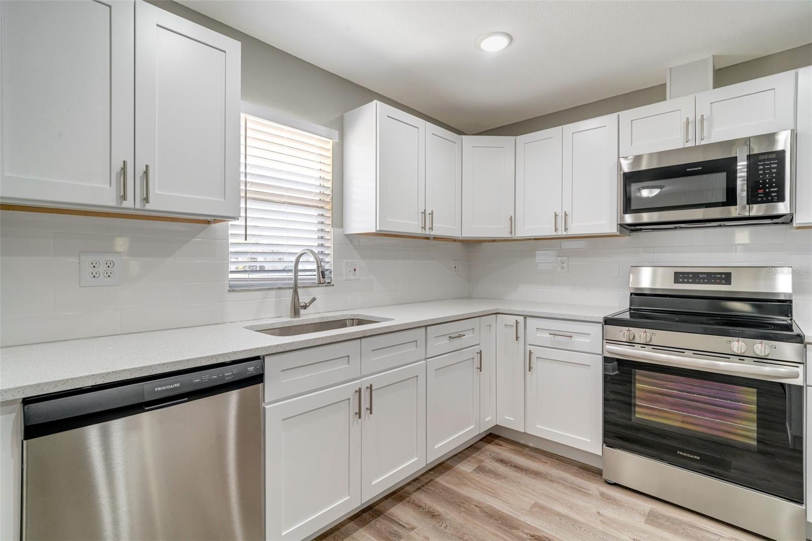Image 10 of 39 For 8308 Pelican Road