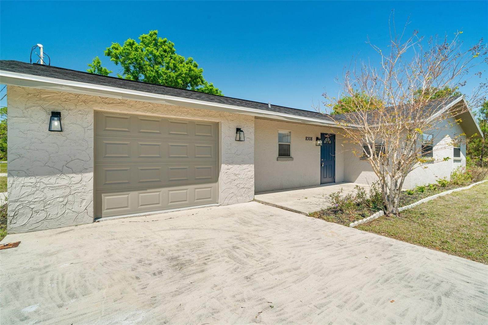 Image 4 of 39 For 8308 Pelican Road