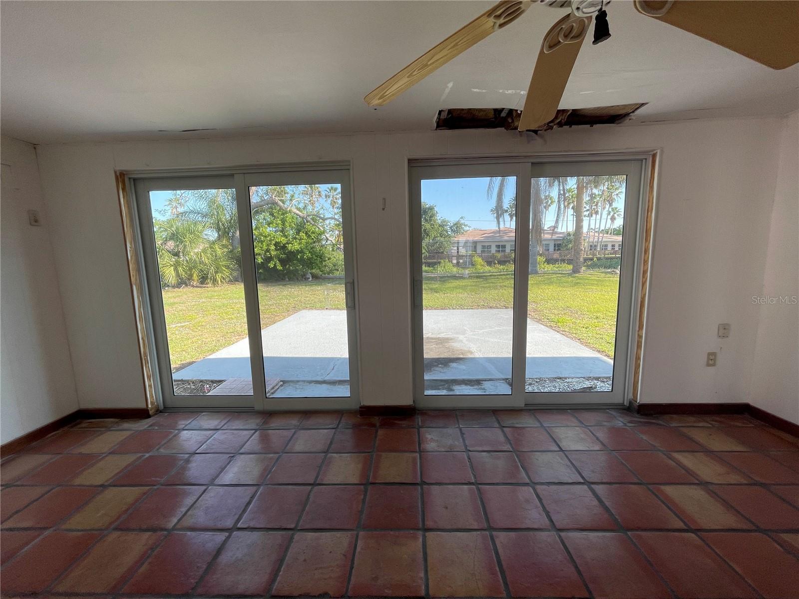 Image 21 of 52 For 3705 Chinaberry Road