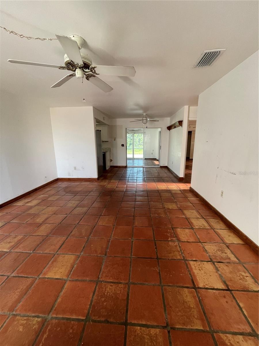 Image 4 of 52 For 3705 Chinaberry Road
