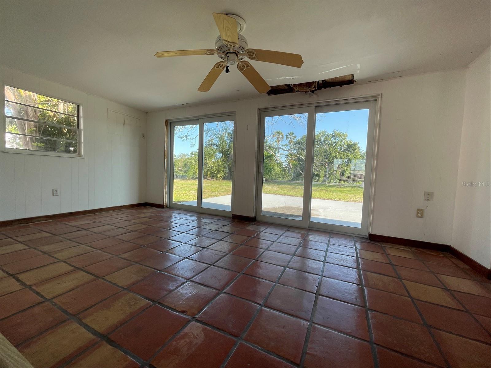 Image 40 of 52 For 3705 Chinaberry Road