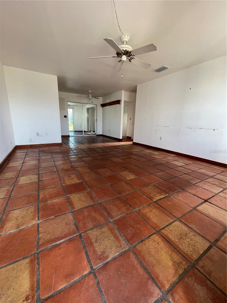 Image 5 of 52 For 3705 Chinaberry Road