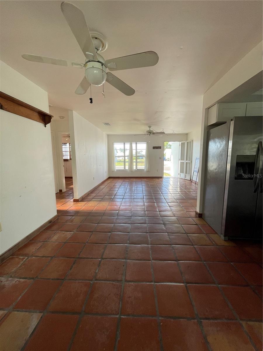 Image 6 of 52 For 3705 Chinaberry Road