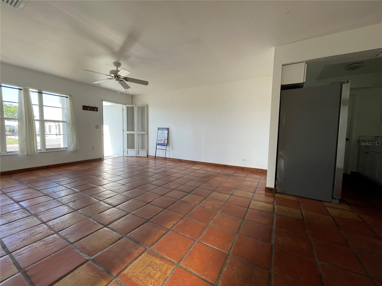 Image 7 of 52 For 3705 Chinaberry Road
