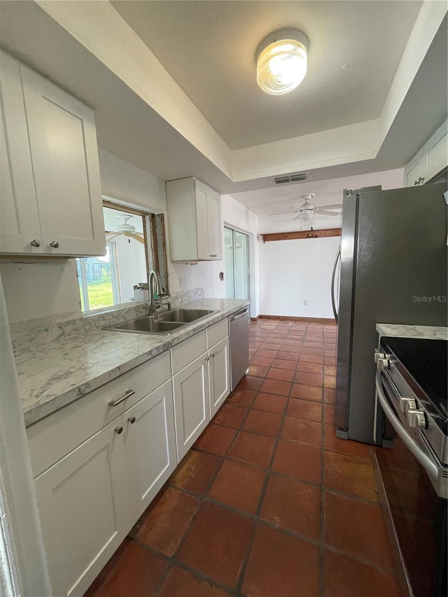 Image 8 of 52 For 3705 Chinaberry Road