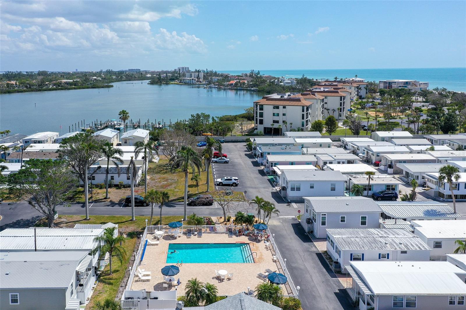 Image 10 of 31 For 96 Twin Shores Boulevard