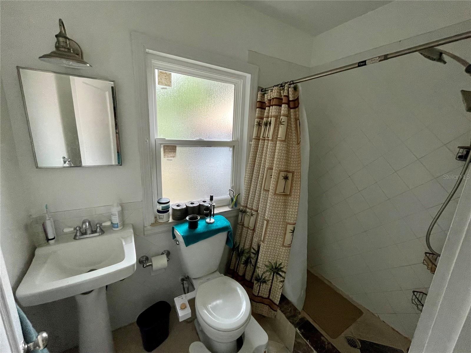 Image 16 of 41 For 2120 8th Avenue W
