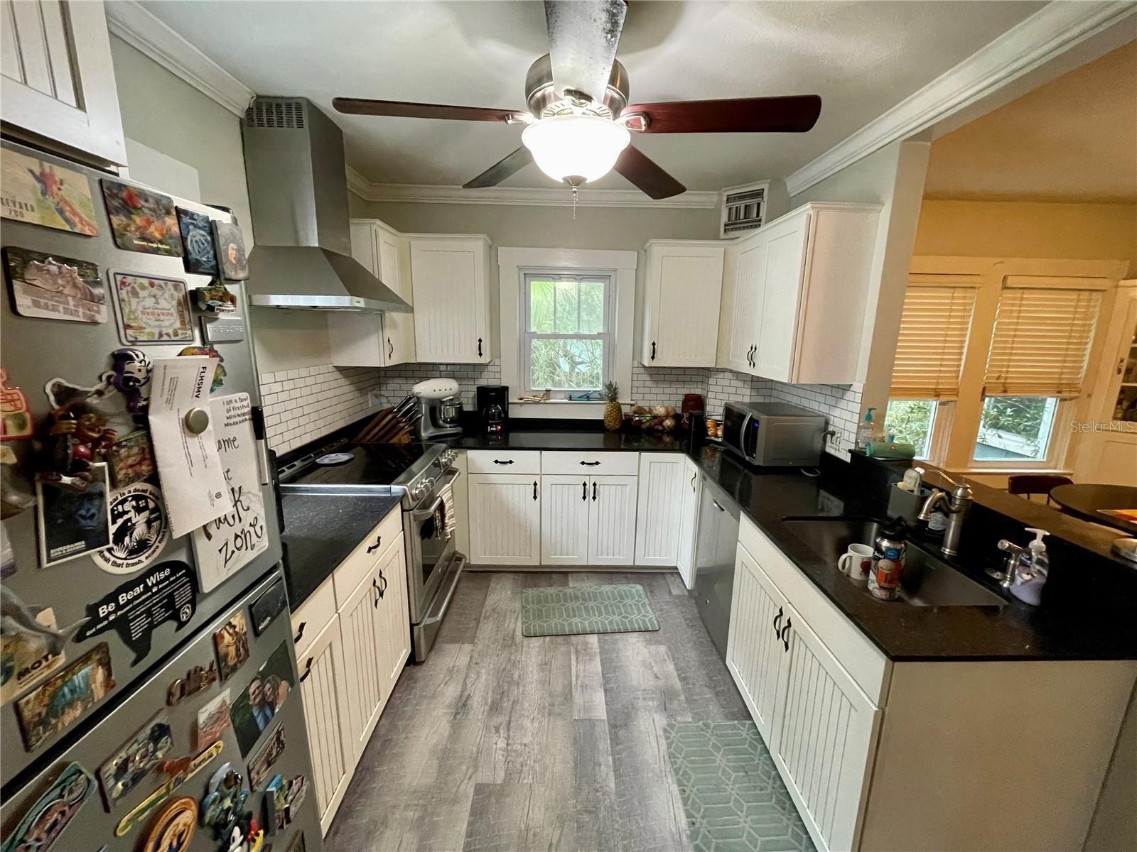 Image 18 of 41 For 2120 8th Avenue W