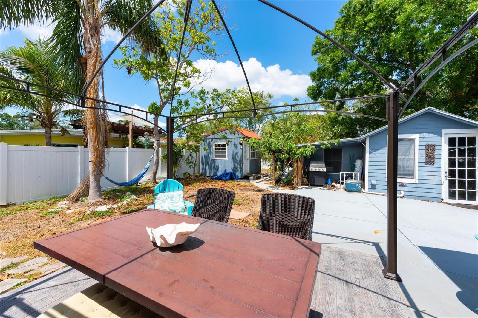 Image 22 of 41 For 2120 8th Avenue W