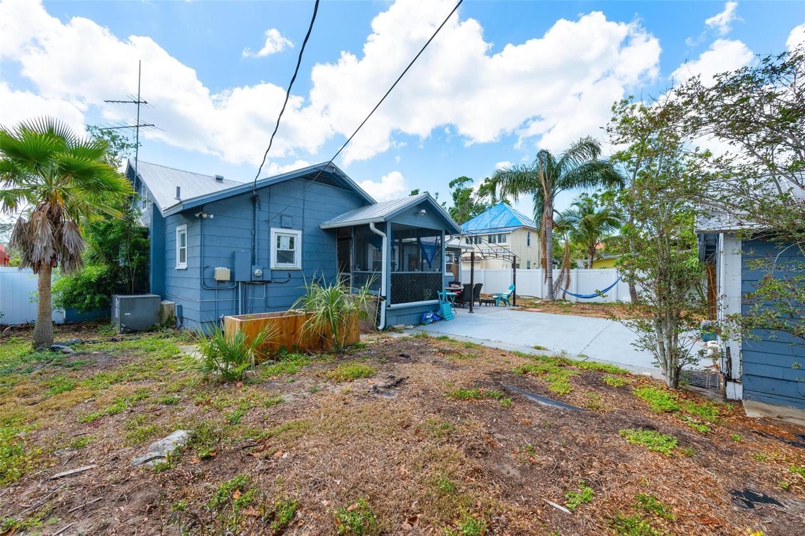 Image 31 of 41 For 2120 8th Avenue W