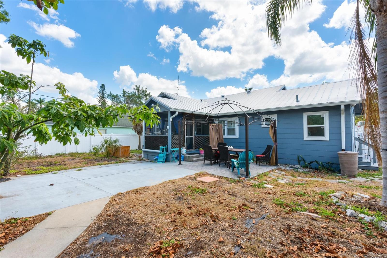 Image 32 of 41 For 2120 8th Avenue W