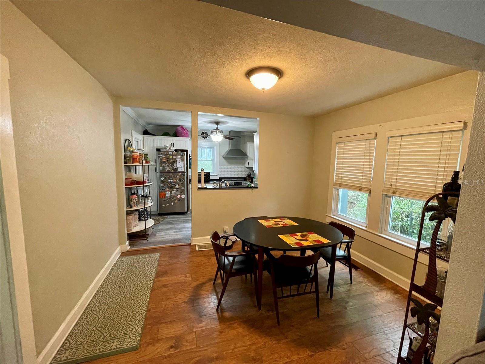 Image 5 of 41 For 2120 8th Avenue W