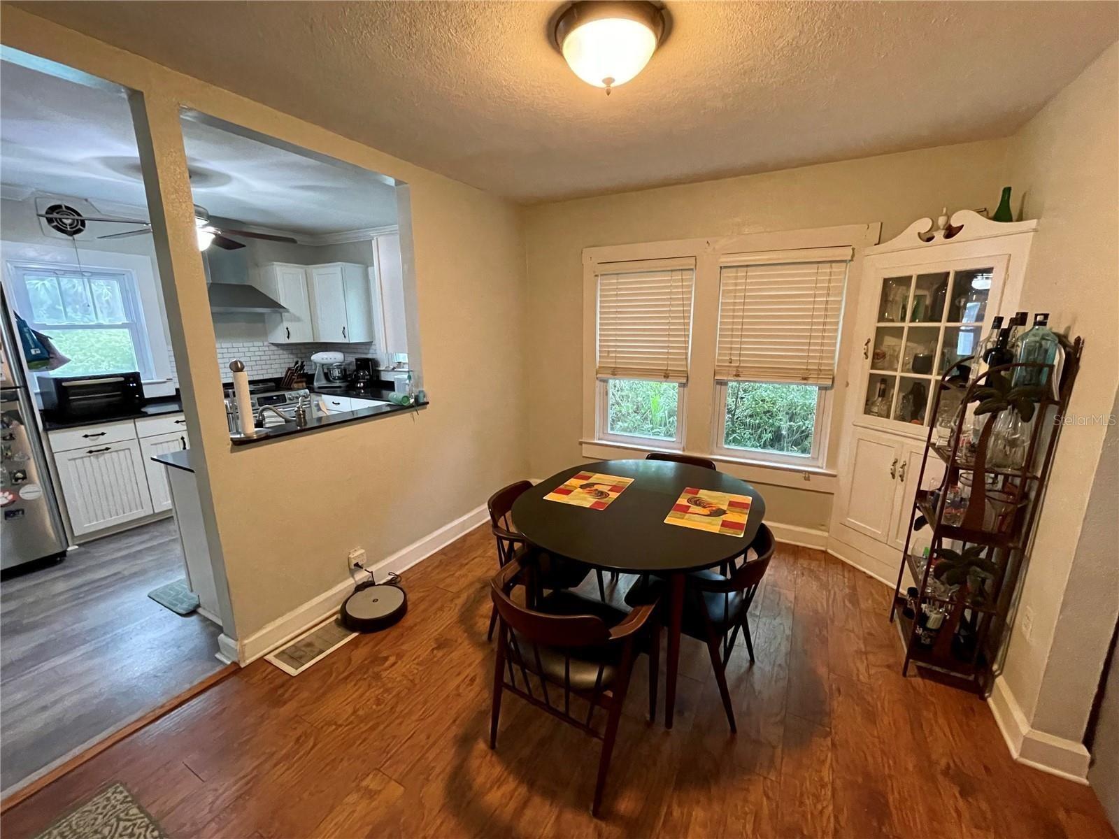 Image 6 of 41 For 2120 8th Avenue W