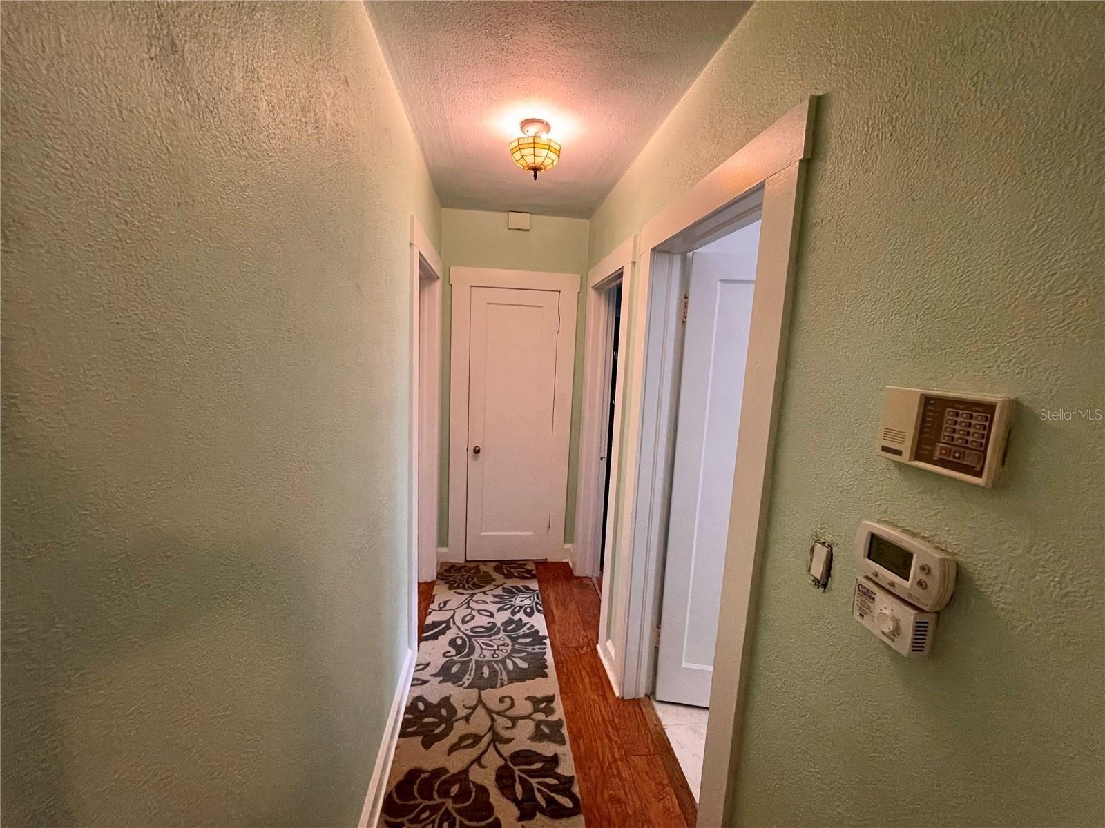 Image 7 of 41 For 2120 8th Avenue W