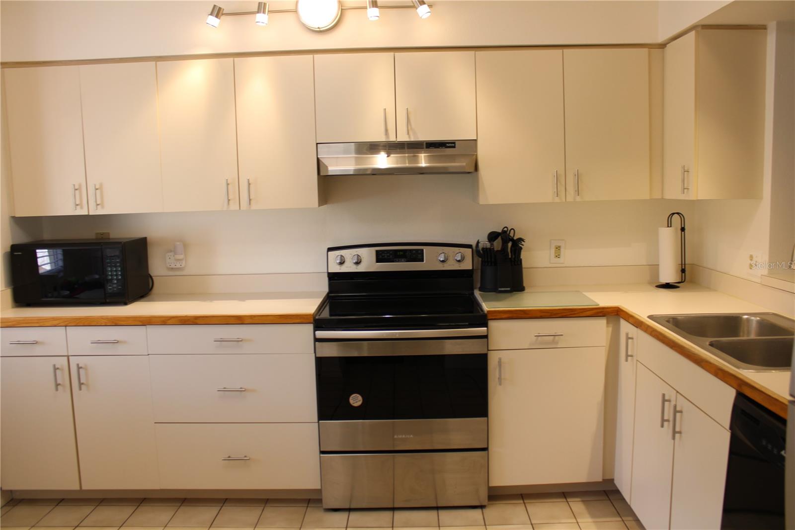 Image 2 of 47 For 6101 34th Street W 32h
