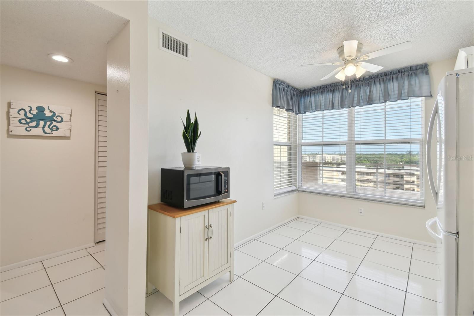 Image 15 of 42 For 4460 Fairways Blvd #604 Boulevard 604