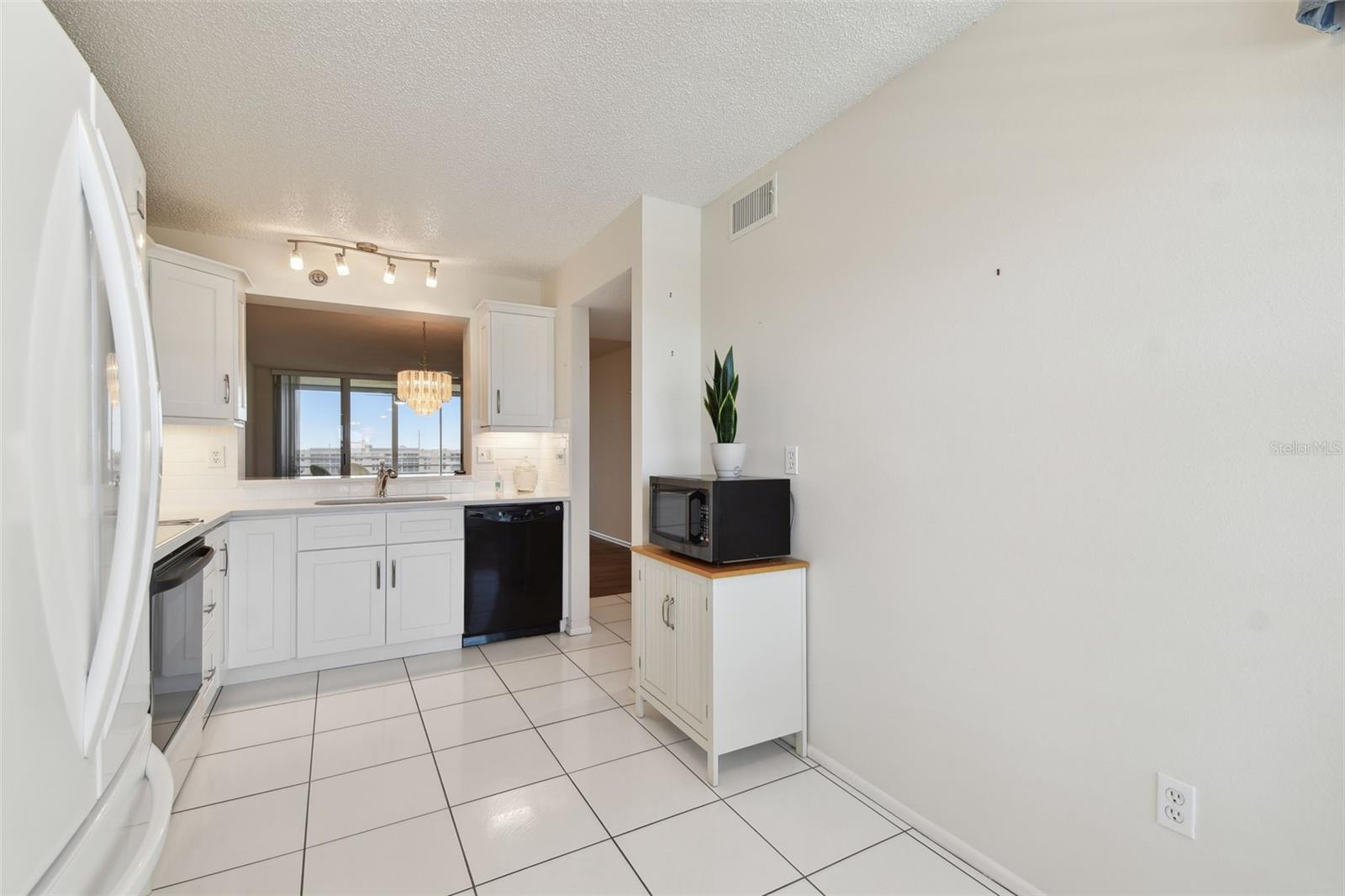 Image 17 of 42 For 4460 Fairways Blvd #604 Boulevard 604