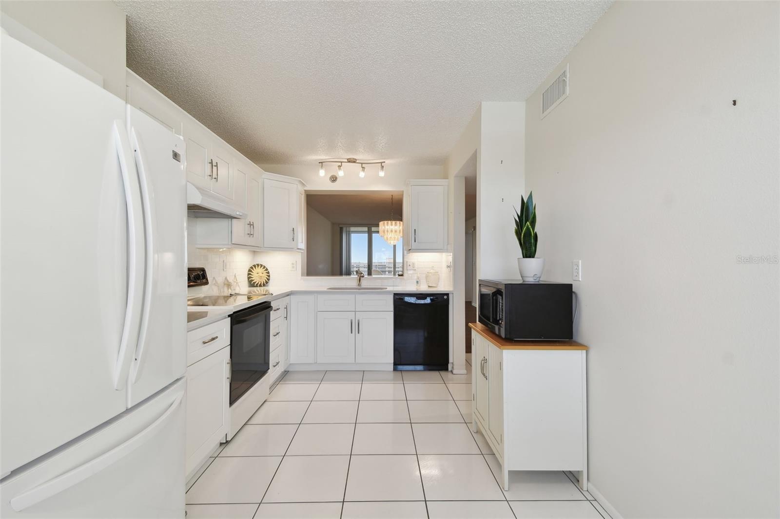 Image 18 of 42 For 4460 Fairways Blvd #604 Boulevard 604