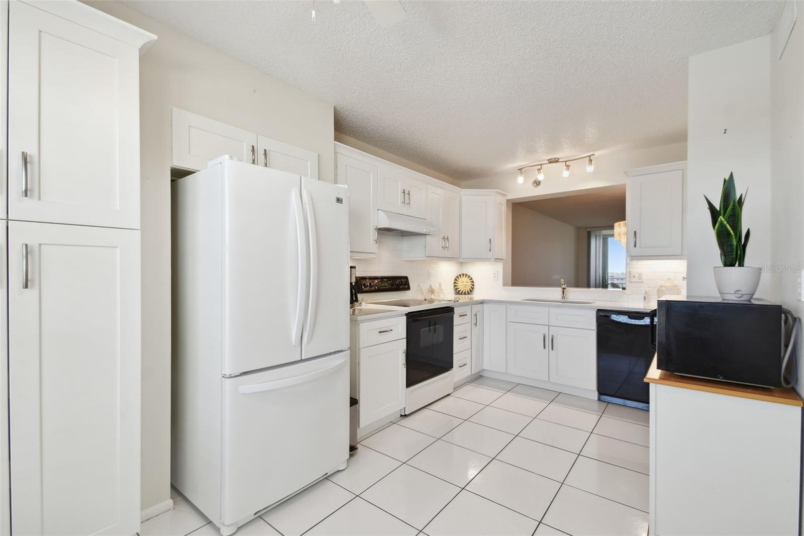 Image 19 of 42 For 4460 Fairways Blvd #604 Boulevard 604