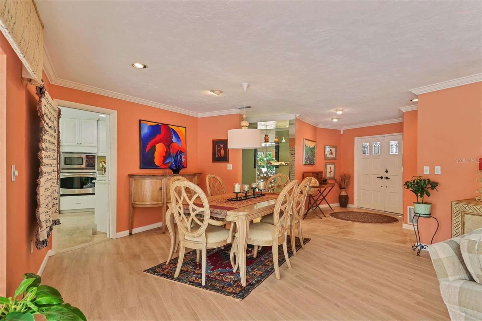 Image 16 of 100 For 250 Robin Drive