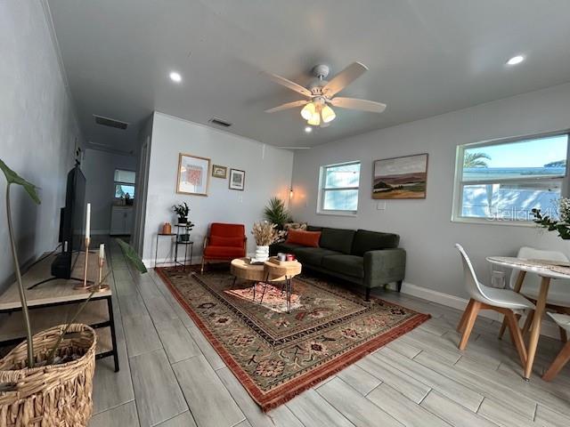 Image 3 of 15 For 3005 Hawthorne Street