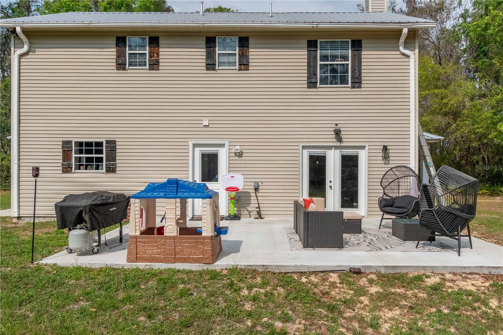 Image 11 of 56 For 3333 3rd Avenue